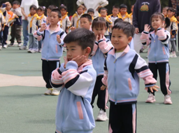 “赴”春日晨光 “享”活力早操——甪直实验幼儿园早操展评活动