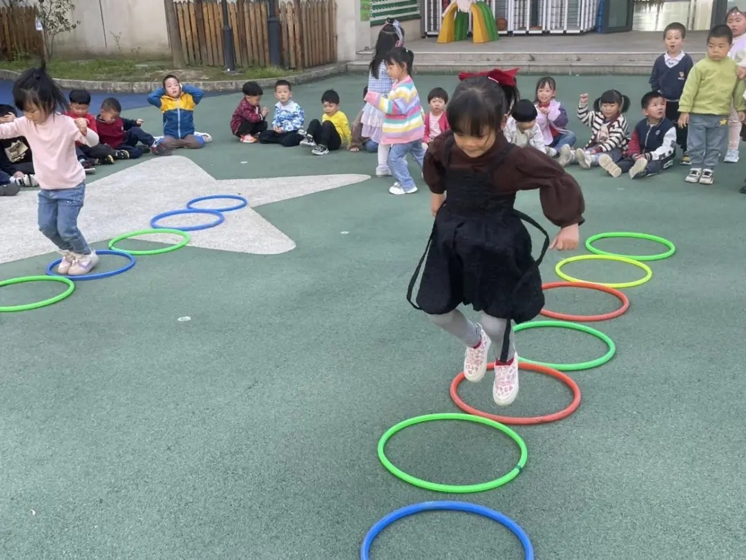 运动无极限 健康甪幼娃——甪直实验幼儿园运动技能大比拼活动